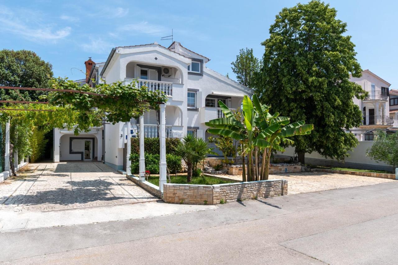 Villa Lucija Pjescana Uvala Eksteriør billede